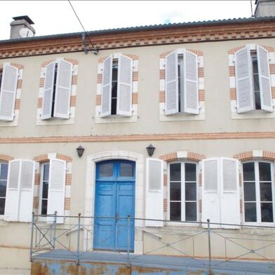 Maison 10 pièces 304 m²