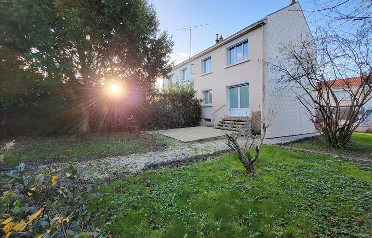 maison 5 pièces 84 m2 à vendre à La Roche-sur-Yon (85000)