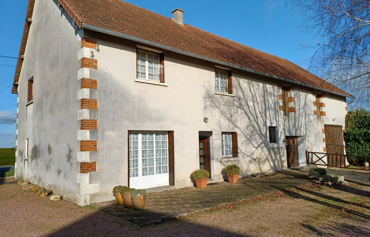 maison 6 pièces 135 m2 à vendre à Saint-Martin-des-Champs (18140)