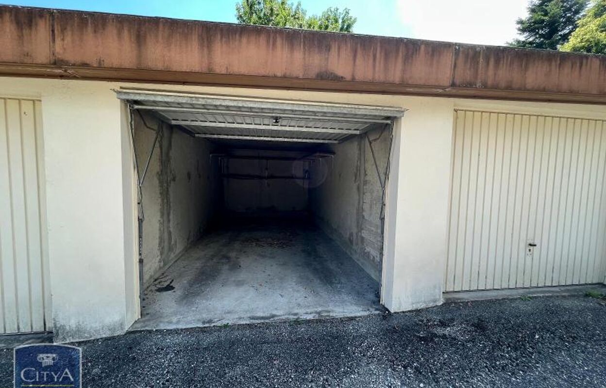 garage  pièces  m2 à louer à La Motte-Servolex (73290)