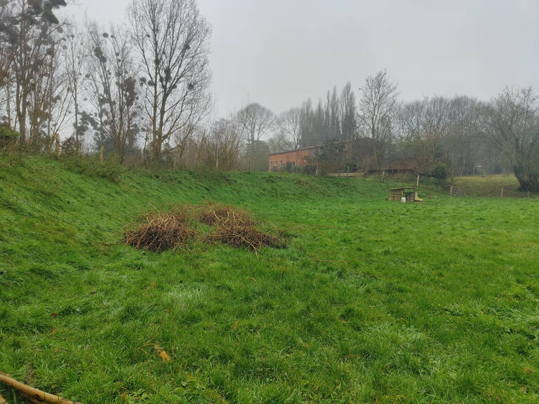 SUPER TERRAIN A BATIR SUR UNE SURFACE DE 940 M2 AU CALME A 1 — photo 1