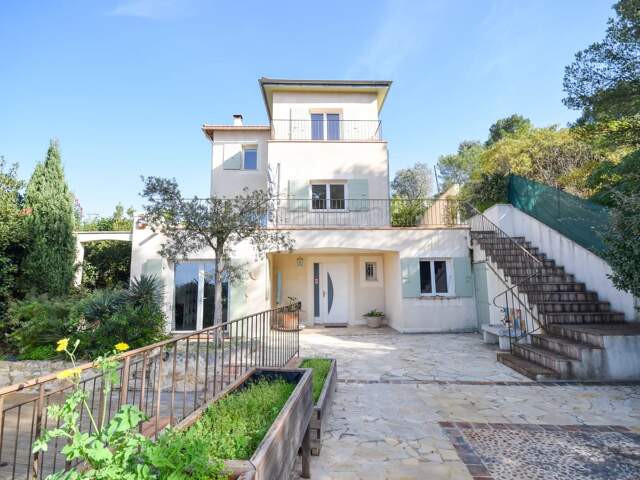 Maison T7 + T2 ind. + 2 Garages + Piscine 13009 Marseille — photo du bien