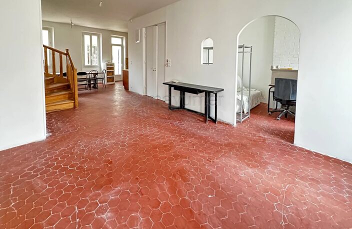Appartement T5 + 2 caves - Notre Dame du Mont - 13006 Marseille — photo 2