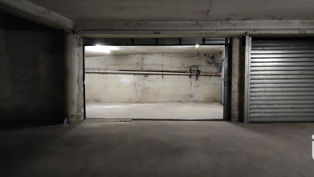 garage  pièces 103 m2 à vendre à Nice (06000)