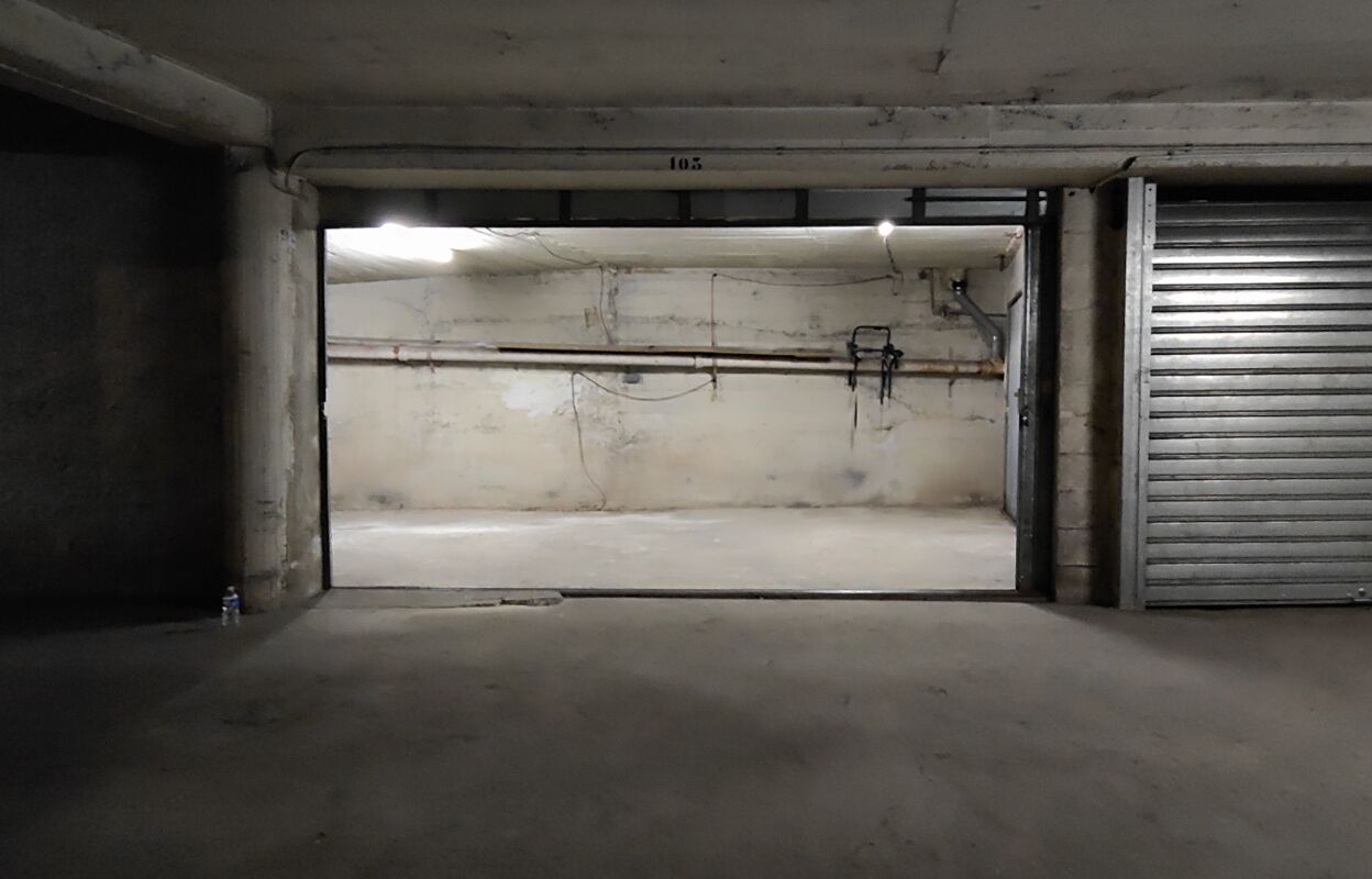 garage  pièces 103 m2 à vendre à Nice (06000)