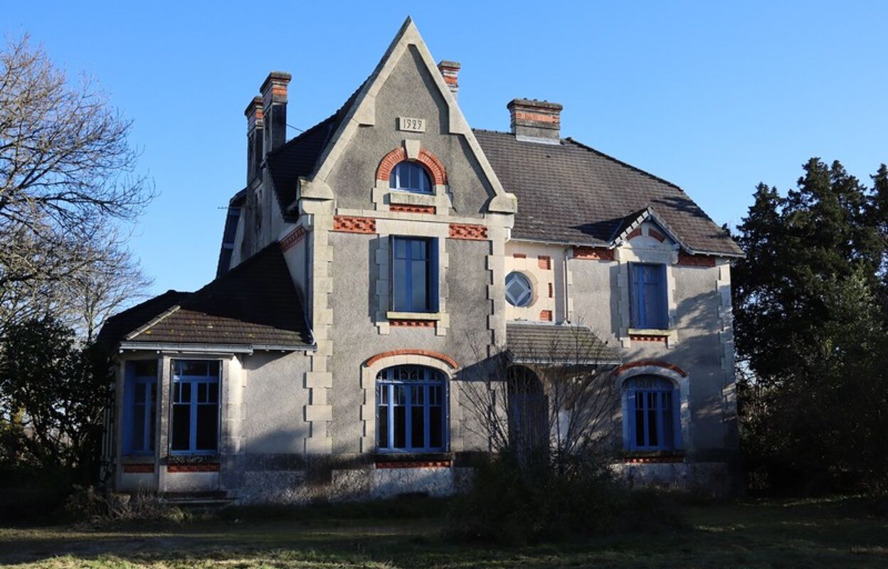 maison 12 pièces 334 m2 à vendre à Bors-de-Baignes (16360)