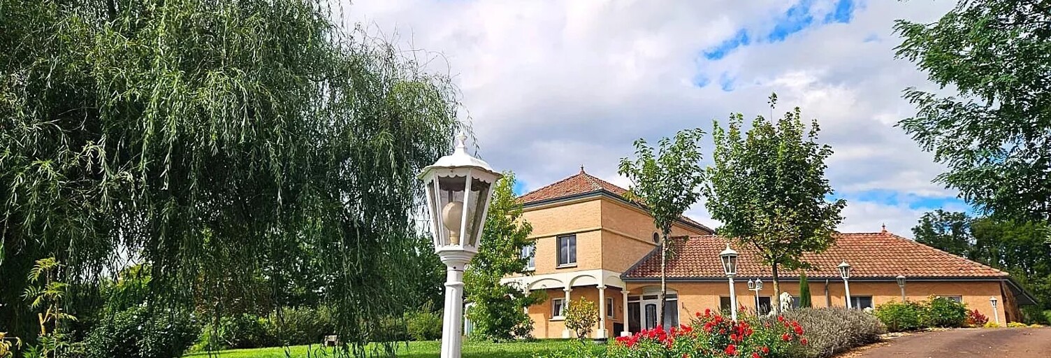 Maison  265 m² à vendre à Laheycourt (55800)