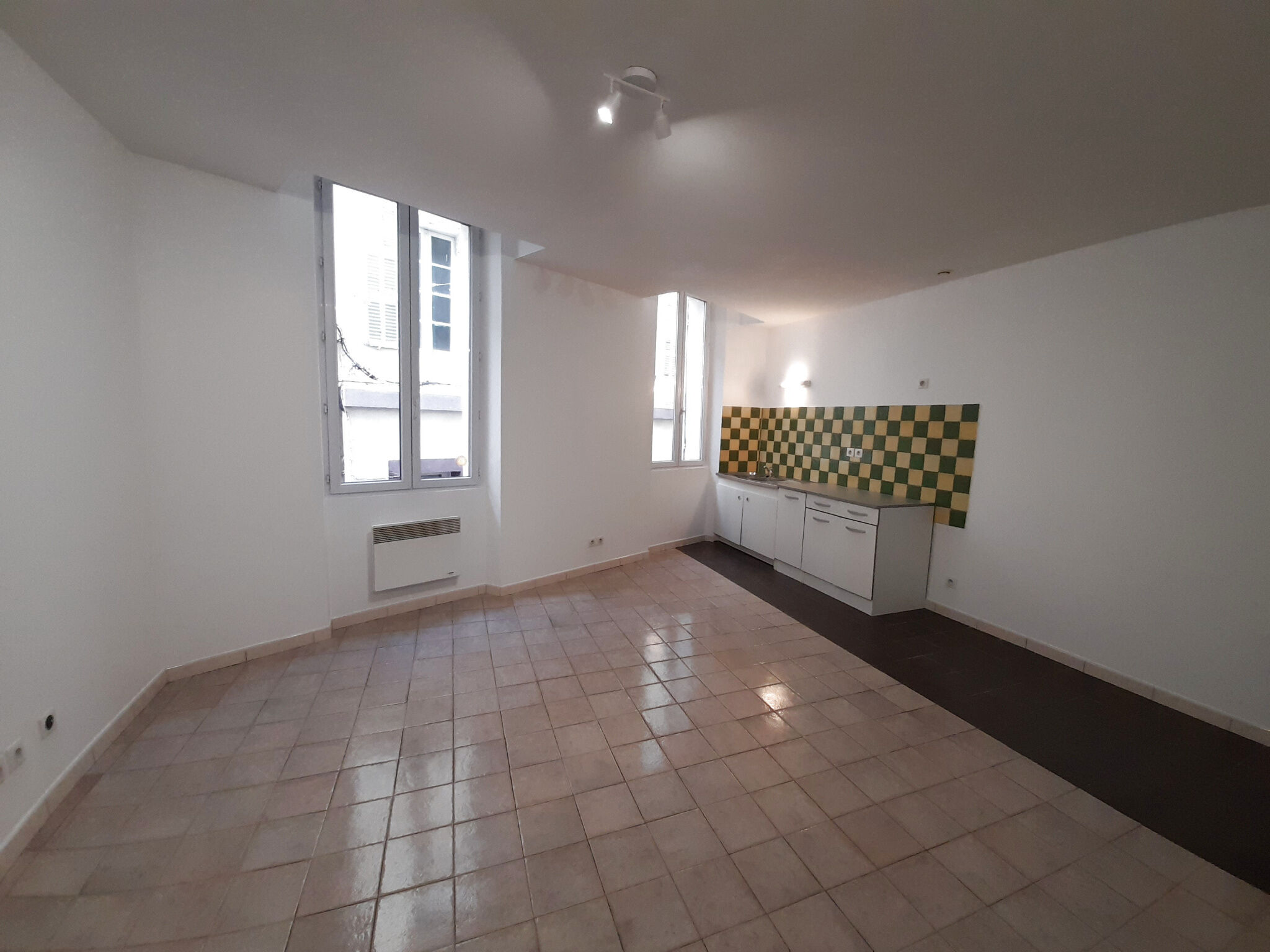 Appartement 1 pièces  à louer Aubagne 13400