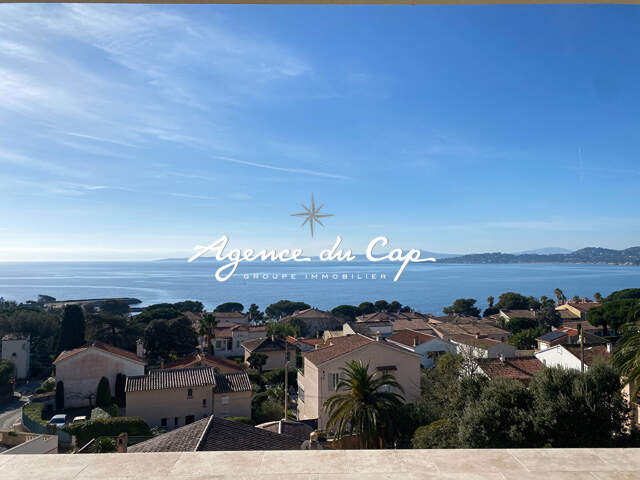 VILLA A TERMINER (Hors Eau/Hors d'Air) 210M² 6 PIÈCES VUE MER, PISCINE ET PARKING, AUX ISSAMBRES — photo du bien