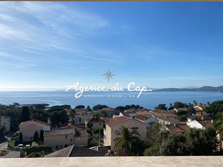 VILLA A TERMINER (Hors Eau/Hors d'Air) 210M² 6 PIÈCES VUE MER, PISCINE ET PARKING, AUX ISSAMBRES — photo 1