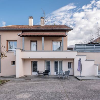 Maison 12 pièces 237 m²