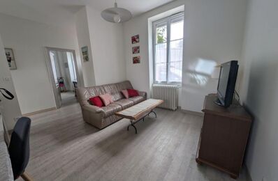 location maison 890 € CC /mois à proximité de Saint-Vaize (17100)