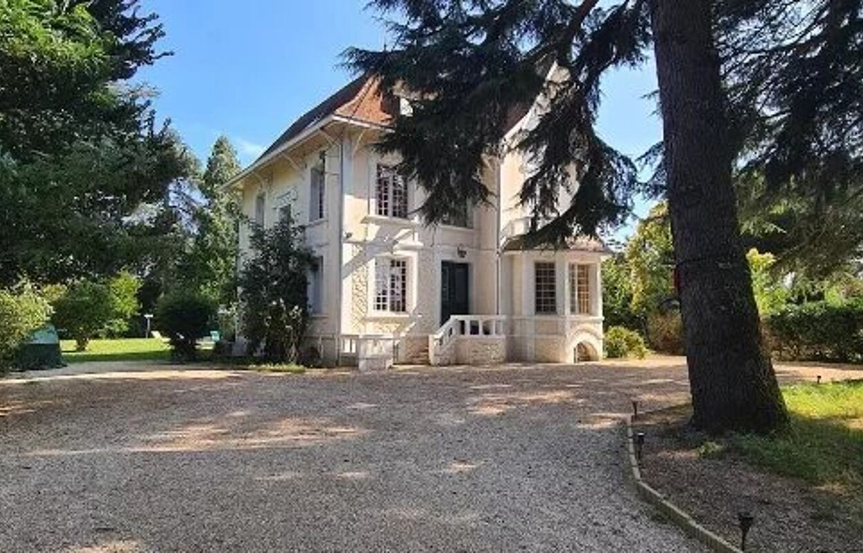 maison 8 pièces 250 m2 à vendre à Bergerac (24100)