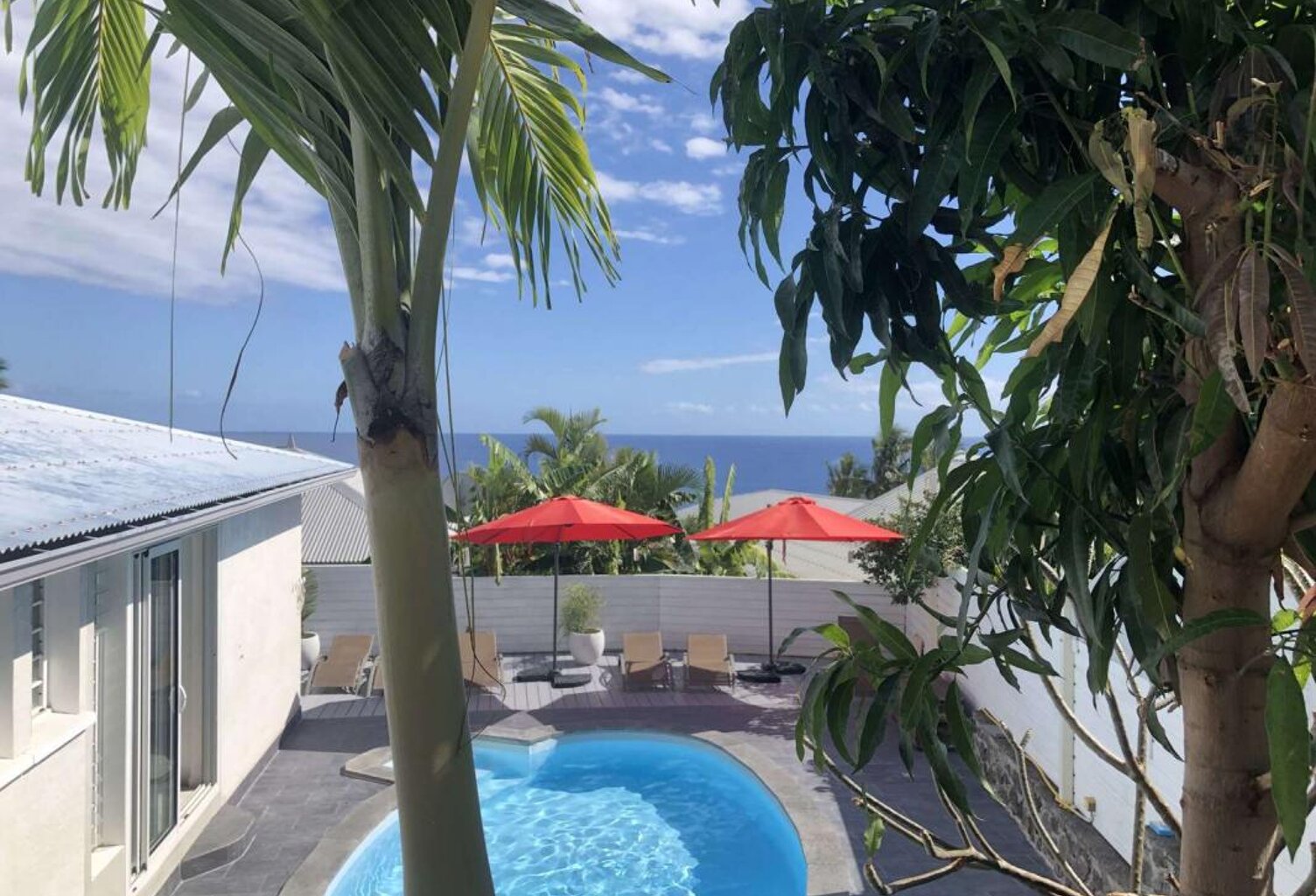 A LOUER_ Villa T6 Meublée avec piscine_ Saint Gilles les Bains — photo 1