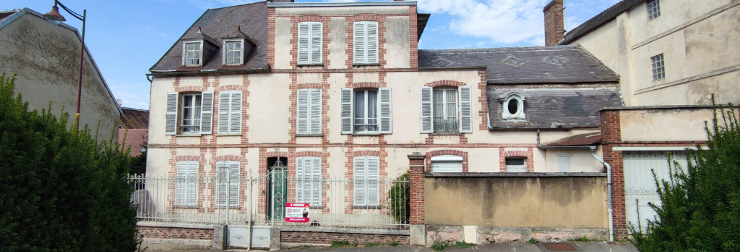 Maison 8 Pièces 252 m² à vendre à Sézanne (51120)