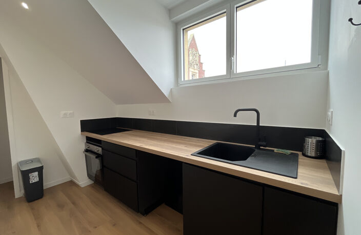 T2 - 50m2 - Meublé - Place René Goblet — photo 4