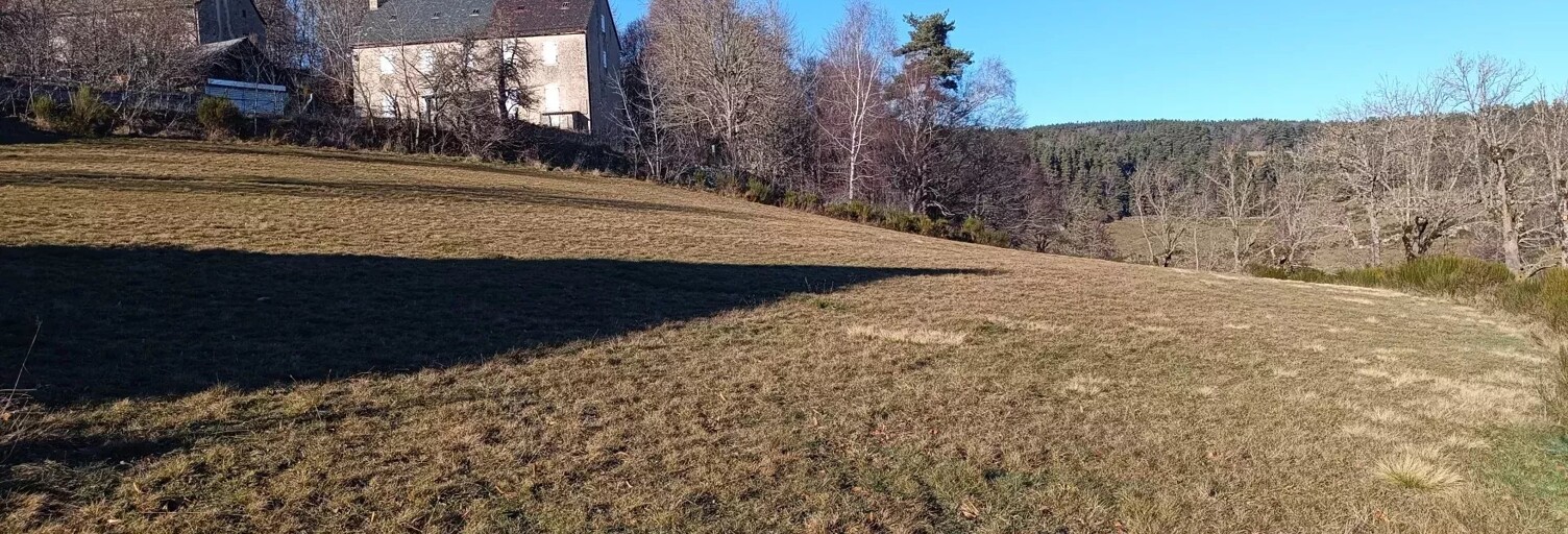 Terrain  3689 m² à vendre à Peyre en Aubrac (48130)