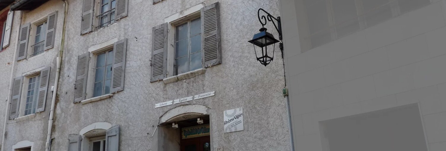 Maison 8 Pièces 224 m² à vendre à Saint-Geoire-en-Valdaine (38620)