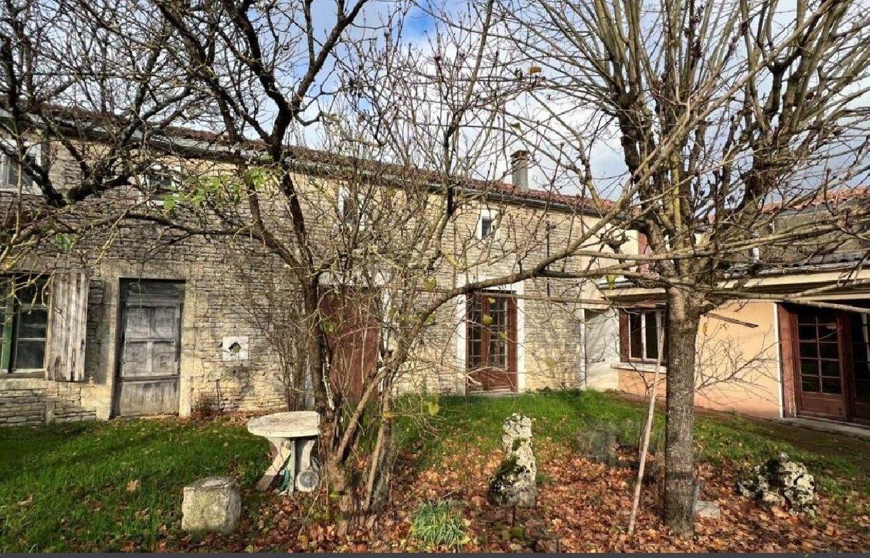 maison 9 pièces 230 m2 à vendre à Villefagnan (16240)