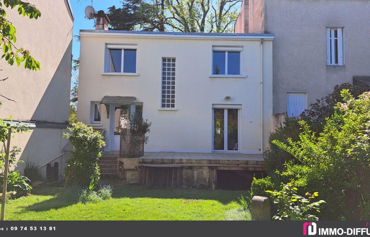 maison 4 pièces 145 m2 à vendre à Parthenay (79200)