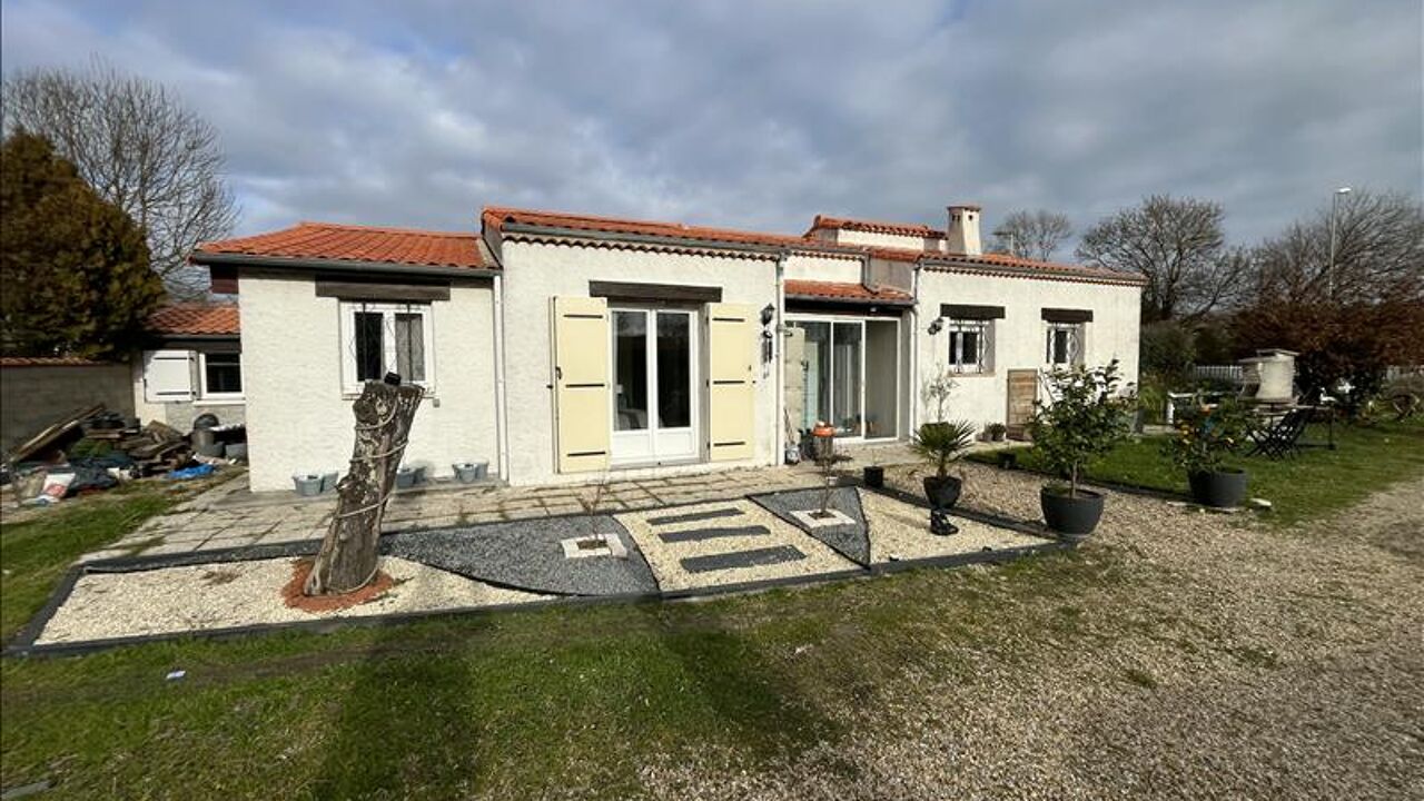 maison 6 pièces 115 m2 à vendre à Matha (17160)