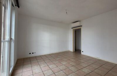 location appartement 750 € CC /mois à proximité de Mallemort (13370)