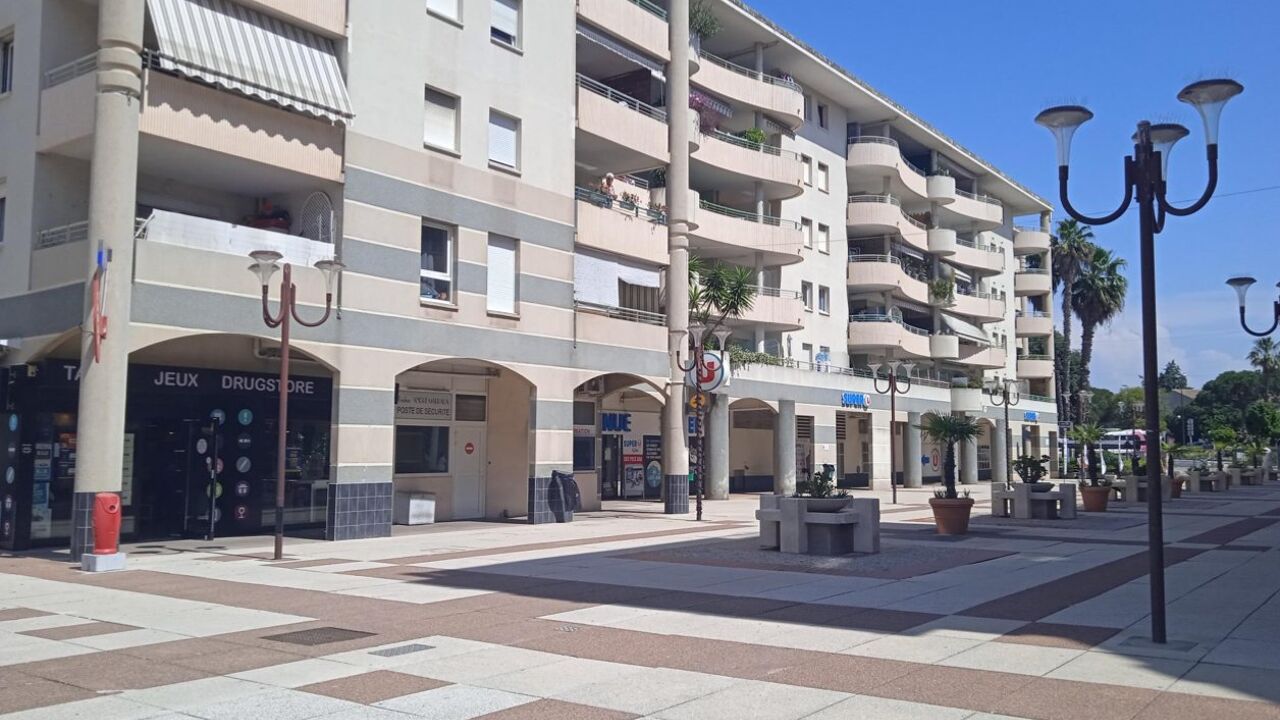 commerce 2 pièces 300 m2 à louer à Antibes (06600)