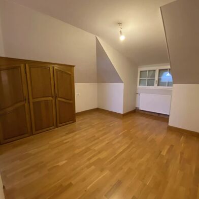 Maison 7 pièces 537600 €