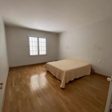 Maison 7 pièces 537600 €