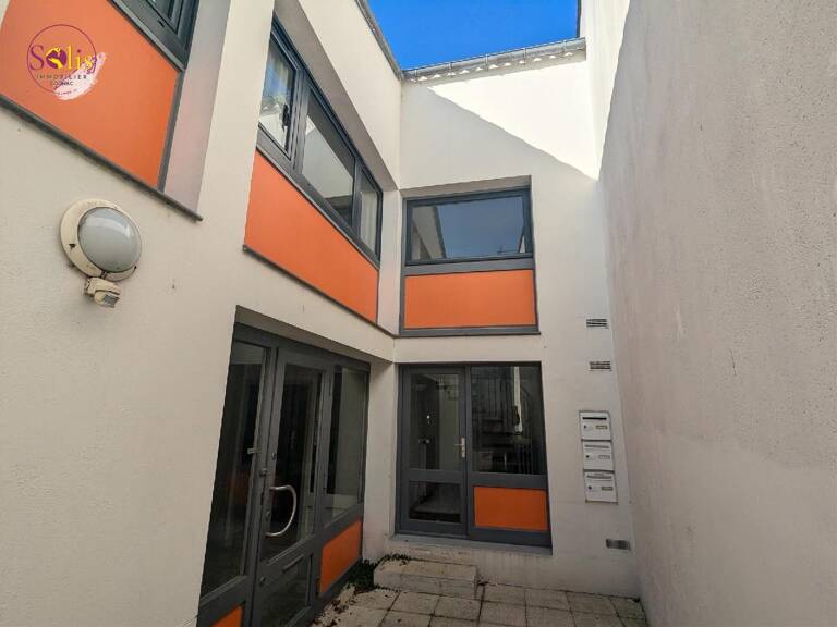 Immeuble  155 m² — photo 1