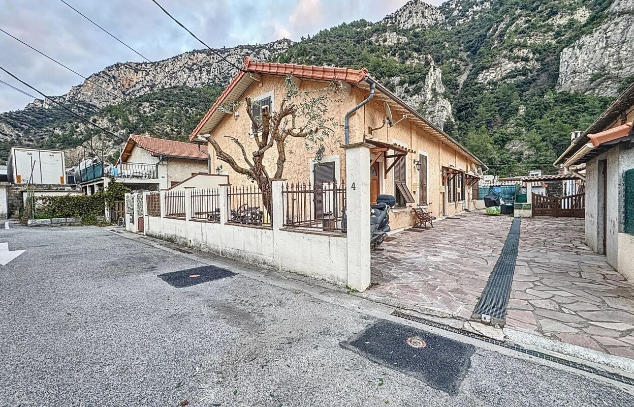 maison 10 pièces 200 m2 à vendre à La Roquette-sur-Var (06670)