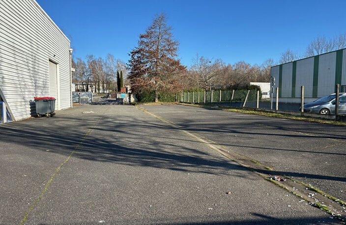 Pau Nord proche Larribau, local 500m² divisible, en parfait état — photo 2