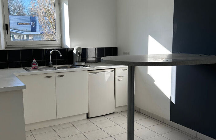 Pau Nord proche Larribau, local 500m² divisible, en parfait état — photo 3