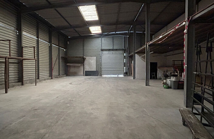 Pau Nord proche Larribau, local 500m² divisible, en parfait état — photo 4