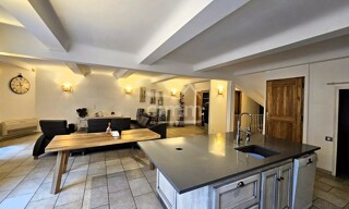 Immeuble  222 m² à vendre à Oraison (04700)