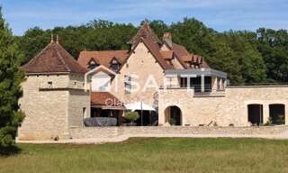 Maison 10 Pièces 249 m² à vendre à Villeneuve (12260)