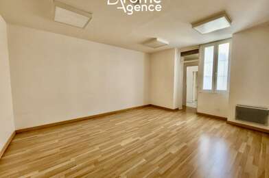 Appartement 3 pièces 775 €