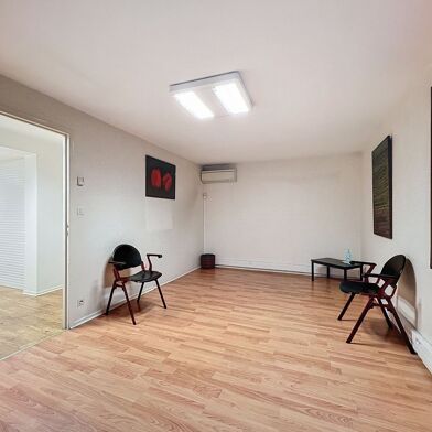 Commerce  215000 €