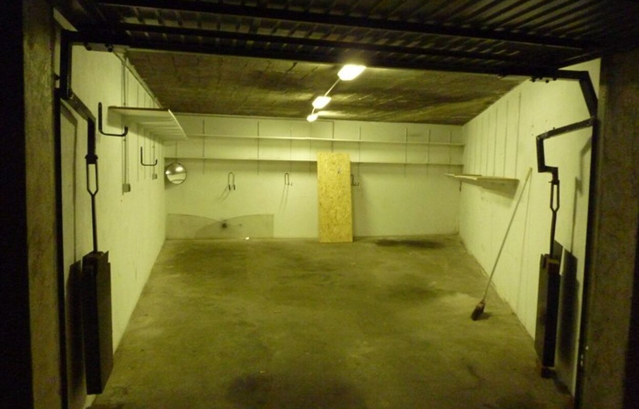 garage  pièces 32 m2 à louer à Annecy (74000)