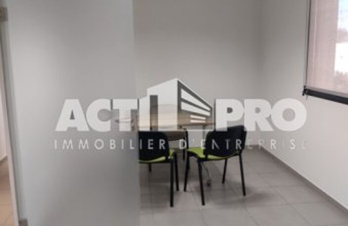 Bureaux à louer — photo 3