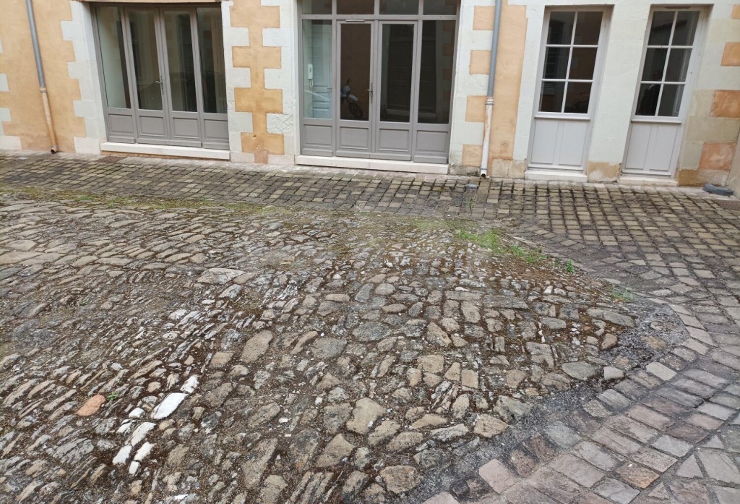 Appartement T2 de 49m² de plain pied dans le centre historique — photo 1