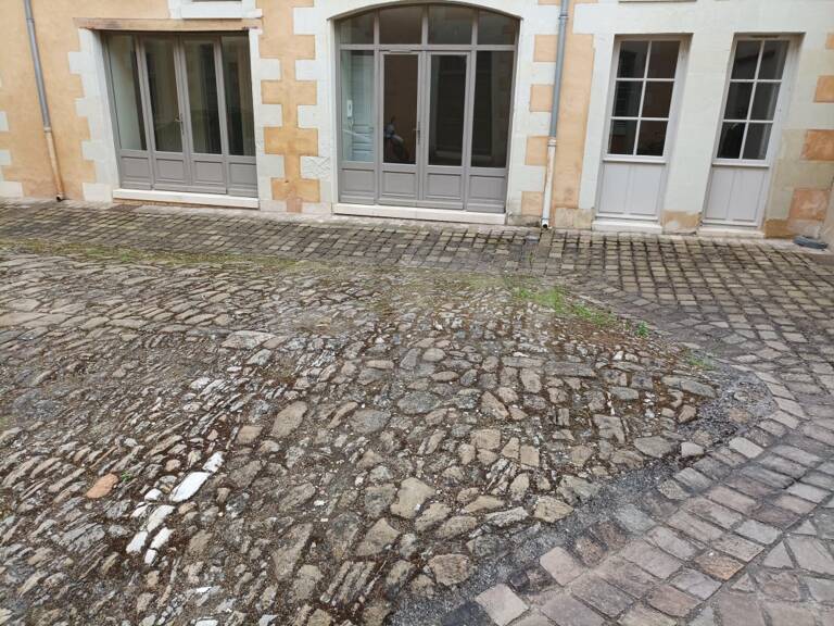Appartement T2 de 49m² de plain pied dans le centre historique — photo 1