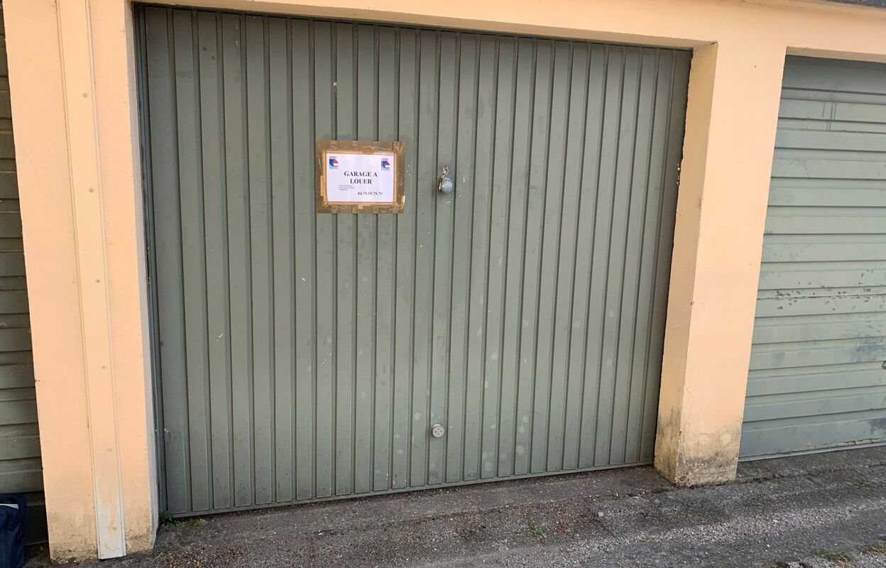 garage  pièces 15 m2 à louer à Bourg-Lès-Valence (26500)