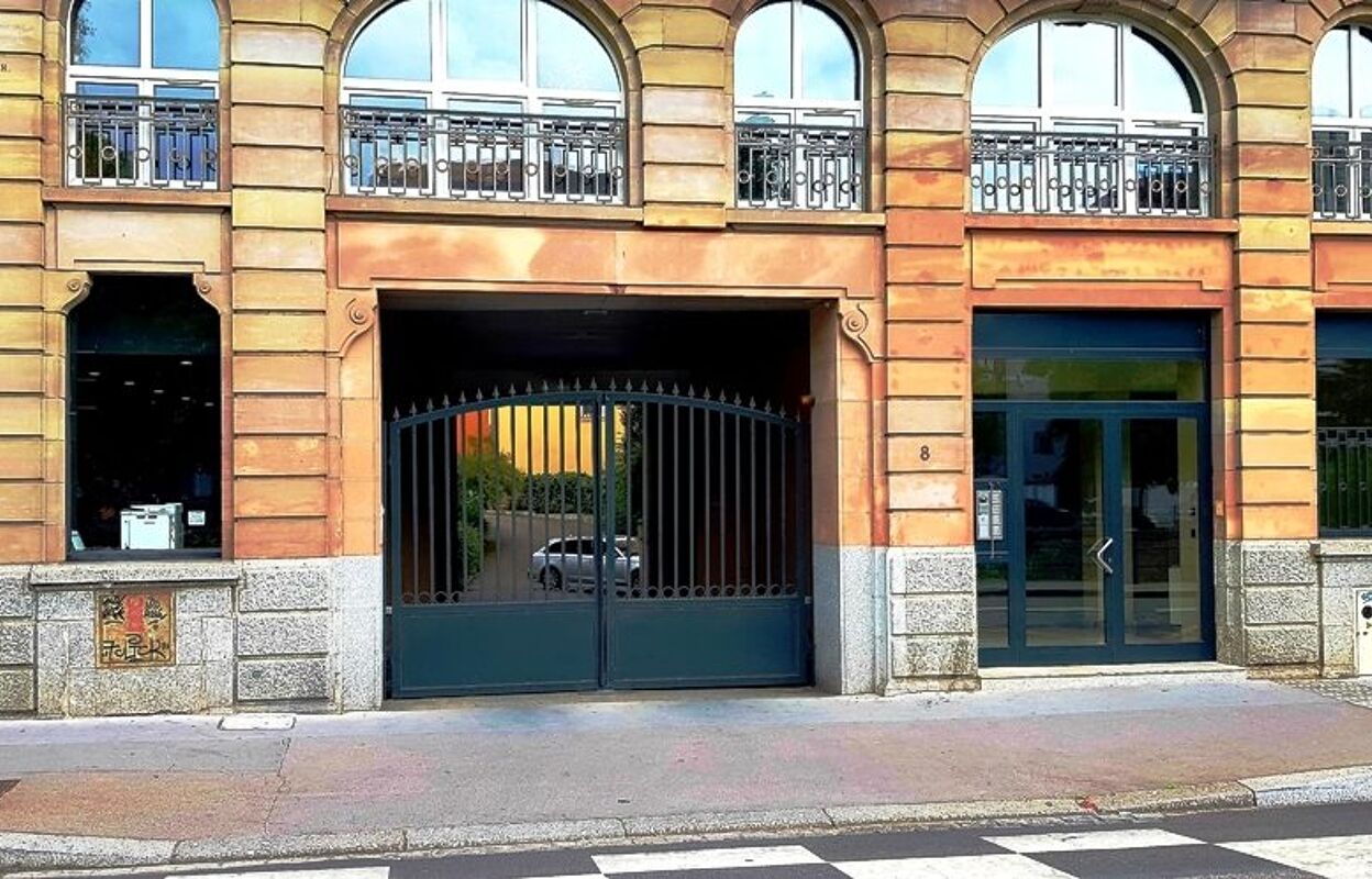 garage  pièces 15 m2 à louer à Strasbourg (67000)