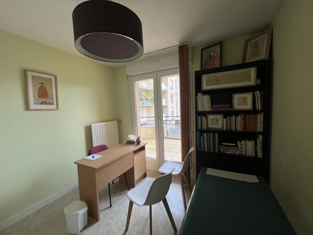 Local d'activit&eacute;s  T4 à louer Rodez 12000