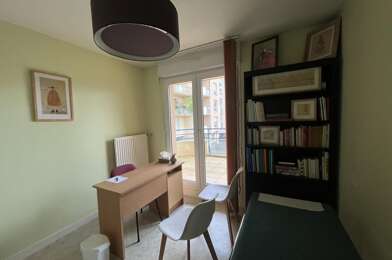 Bureau 4 pièces 650 €