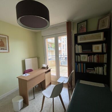 Bureau 4 pièces 650 €