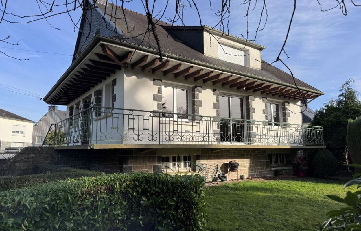 maison 6 pièces 137 m2 à vendre à Rostrenen (22110)