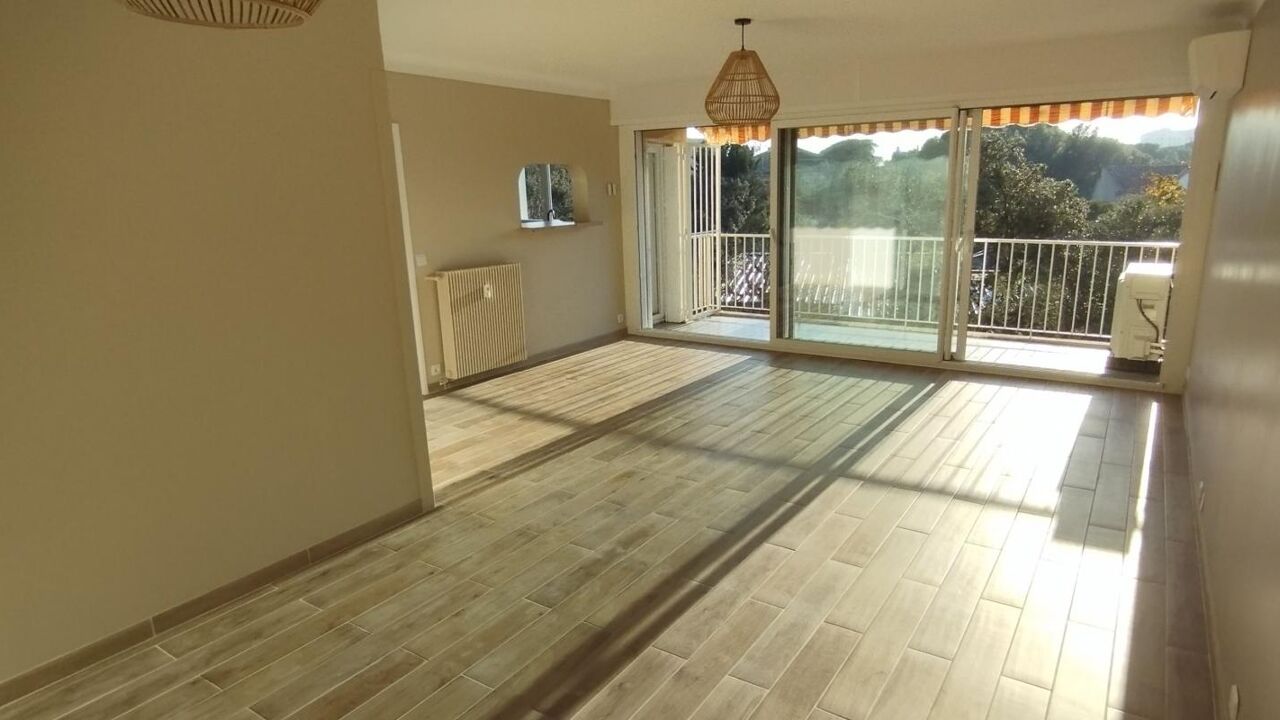 appartement 3 pièces 84 m2 à louer à Villeneuve-Lès-Avignon (30400)