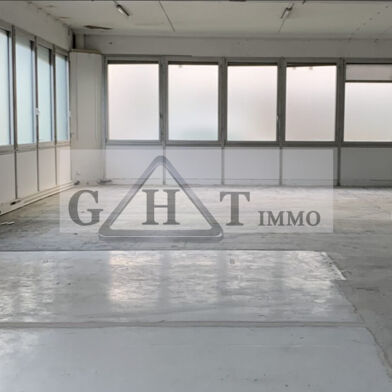 Local industriel  12000 €